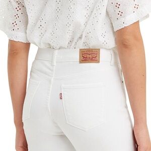 LEVI’S | WOMEN'S CLASSIC STRAIGHT FIT JEANS